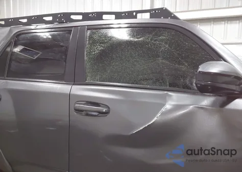 2020 Toyota 4Runner Trd Off Road z USA, uszkodzony, nr VIN JTEBU5JR4L5793751